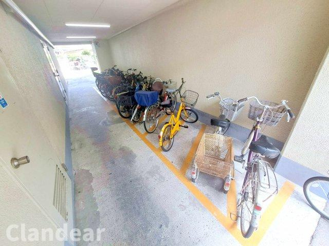 ネオコーポ第一お花茶屋の駐輪場|ドキドキの新生活も、安心してスタート。ぴったりの住まいを見つけませんか？クランディアが一緒に住まい選びをサポートします‼　まずは、お気軽にお問合せください　＃クランディア