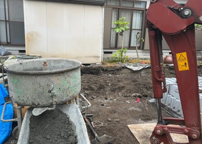 【外観】 | 土地を買う際、住む地域の自治体や福祉の補助制度にも注目してみましょう。子供や老人の医療補助やゴミ出しのルールなど、自治体によってルールに大きな違いがあるため、暮らしやすい土地で判断するとよいでしょう。