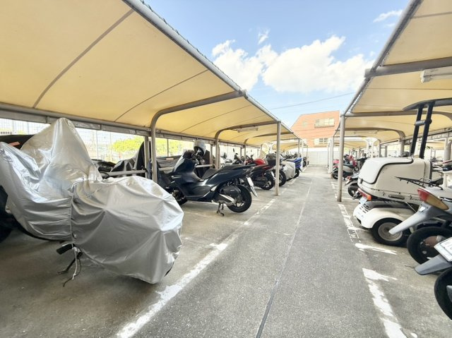 桜台ハイツ参号棟のその他共用部分|バイク置場