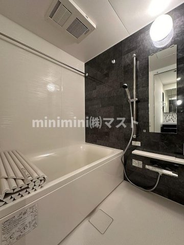 セレニテフラン本町の浴室|カラータイプ有