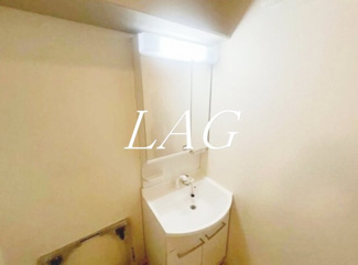 【洗面所】 | ＳＯＬＡＳＩＡｒｅｓｉｄｅｎｃｅ品川大井 | 独立洗面台です。