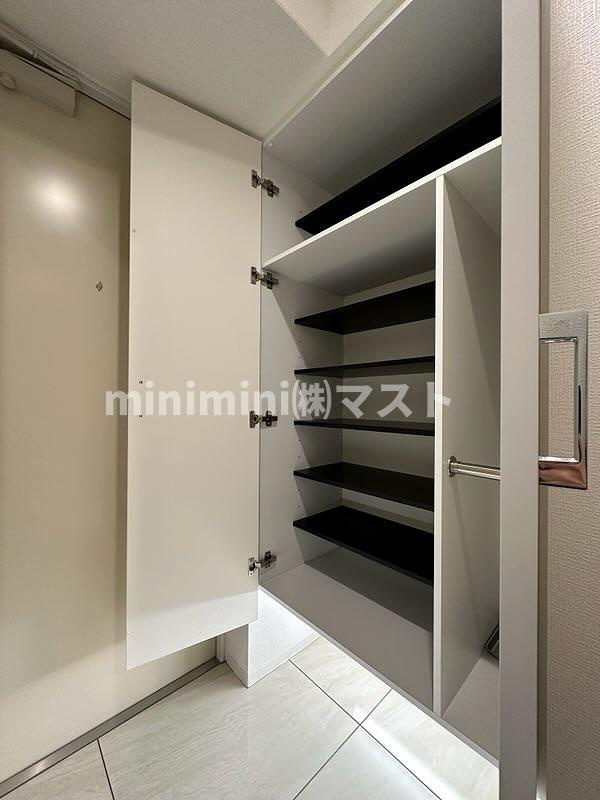 セレニテフラン本町の収納