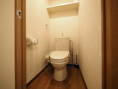 【トイレ】 | エスリード梅田東 | 落ち着いた色調のトイレです