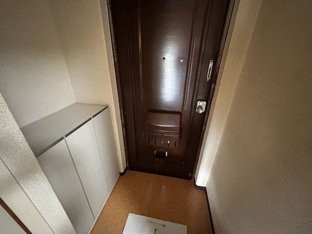 船木ハイツの玄関