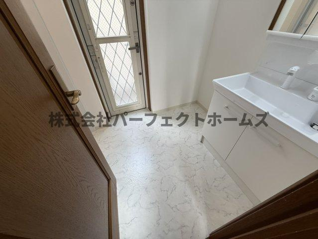 シティフラッツ交野2号棟の洗面所|広い洗面スペース