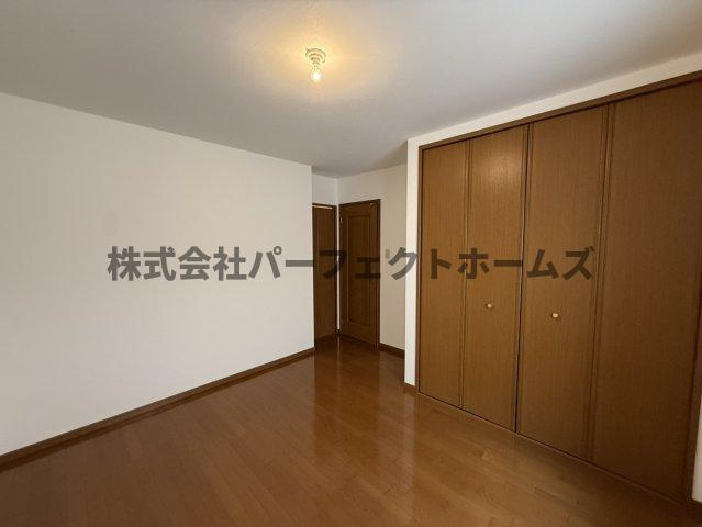 シティフラッツ交野2号棟の洋室|ゆったりした洋室です
