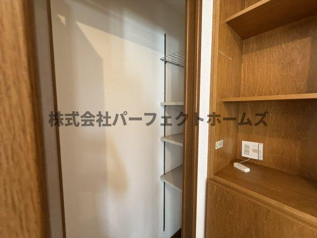 シティフラッツ交野2号棟の収納|便利な収納スペースです