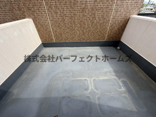 シティフラッツ交野2号棟のバルコニー|暖かな日差しのふりそそぐバルコニー