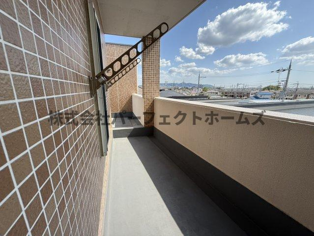 シティフラッツ交野2号棟のバルコニー|お洗濯にも便利なバルコニー付き
