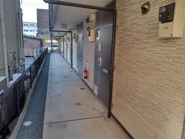 レオパレスセーグオリゾンの玄関|シンプルで使いやすい玄関です