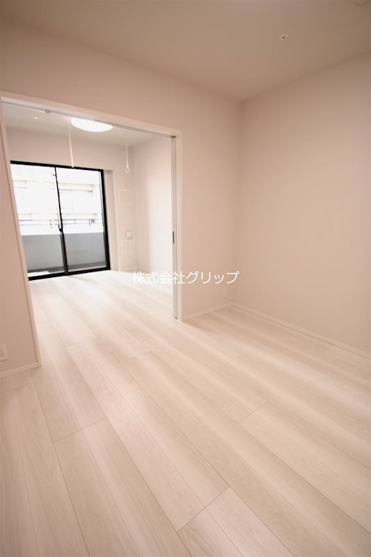Le'a横濱阪東橋参番館の居間・リビング