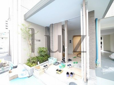 ラフィーエ横浜のエントランス