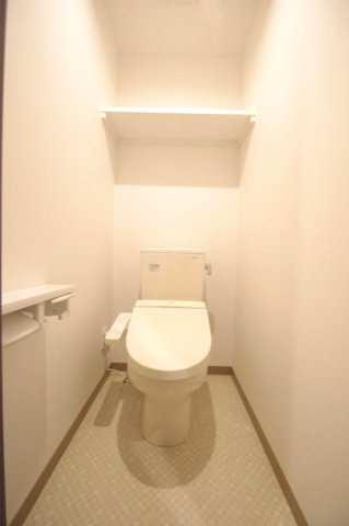 熊本市中央区小沢町の賃貸マンションのトイレ