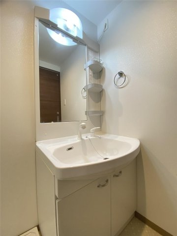 熊本市中央区小沢町の賃貸マンションの独立洗面台