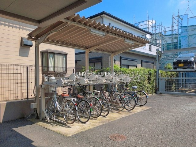 ライオンズガーデンテラス北越谷の駐輪場
