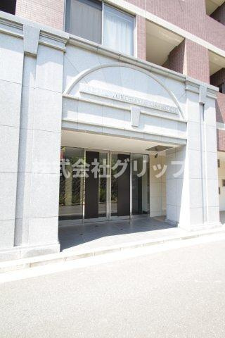 レグラス横浜西口のエントランス