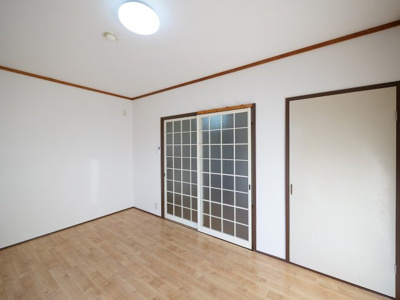 【居間・リビング】 | ロイヤル神田 | ※写真は別の部屋のものです。