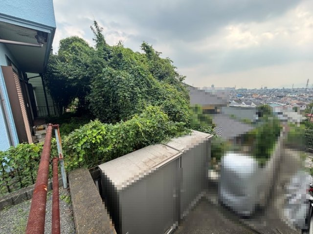 高台で陽当たり、眺望に優れてます。