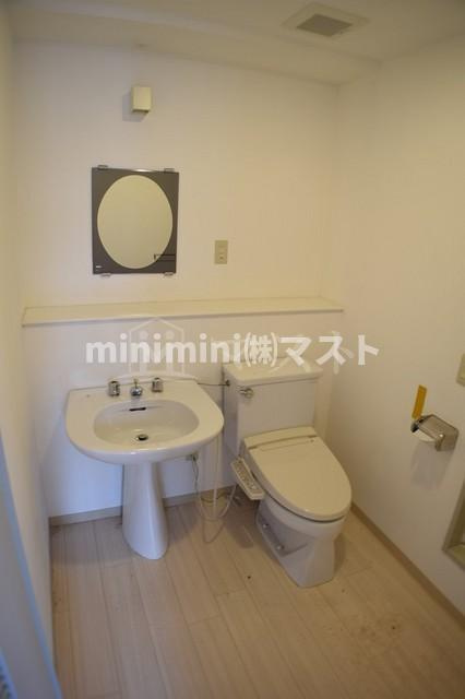 グラスホッパーの洗面所