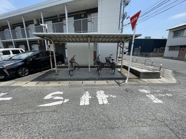 レオパレスラ・ホーレのその他
