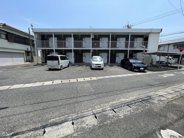 レオパレスラ・ホーレのその他