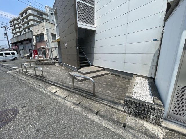 レオパレスラ・ホーレのその他