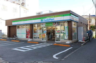 【庭】 | エルム柏 | ファミリーマート柏中央一丁目店 １８６ｍ