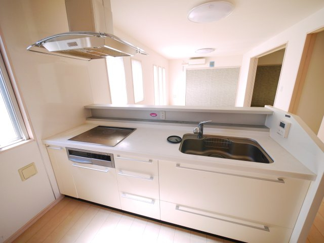 山武市美杉野　  平屋中古戸建 のキッチン|平成21年3月築３LDK平屋敷地約99坪 車3台可 オール電化 温泉施設さんぶの森元気館徒歩約4分