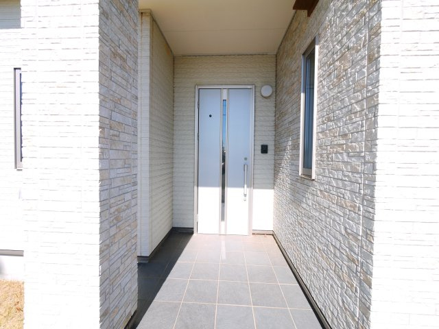 山武市美杉野　  平屋中古戸建 の玄関|平成21年3月築３LDK平屋敷地約99坪 車3台可 オール電化 温泉施設さんぶの森元気館徒歩約4分