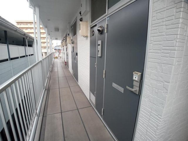【玄関】 | レオパレスサントラピーノ | ※写真と現状が異なる場合は現状を優先