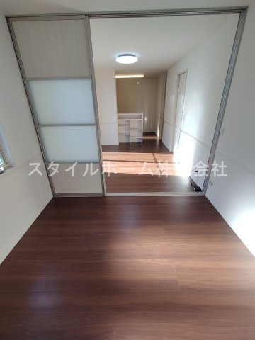 アークスクエアの居間・リビング|別部屋写真です。