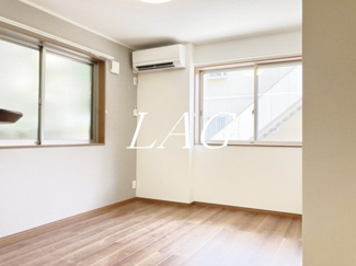 【居間・リビング】 | La Résidence Chic | 洋室のお部屋です。