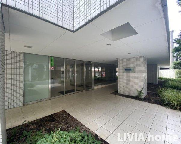港区南麻布２丁目の賃貸マンションのエントランス