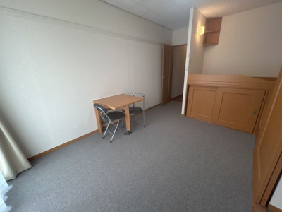 【居間・リビング】 | レオパレスマユリカⅡ | ゆったりとした居間です