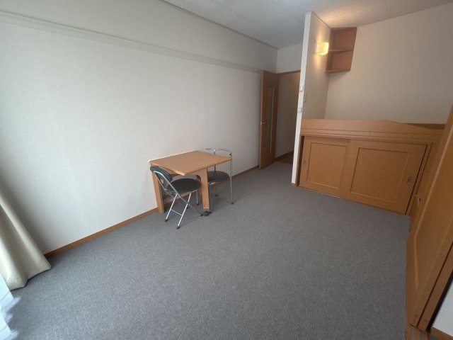 【居間・リビング】 | レオパレスマユリカⅡ | ゆったりとした居間です