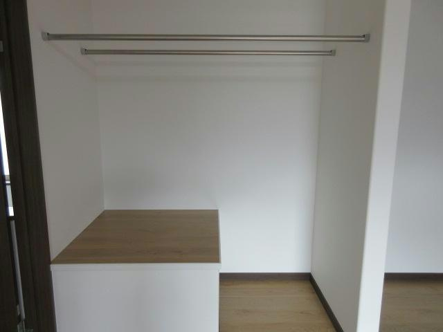 新町東7丁目一棟二戸の収納
