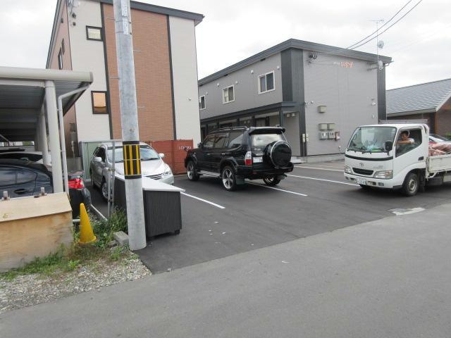 新町東7丁目一棟二戸の駐車場