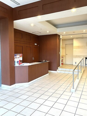 【エントランス】 | ライオンズタワー岡山表町 | コンシェルジュカウンター　※2026年5月撮影