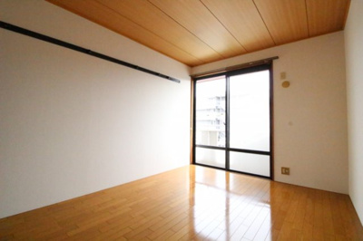 【寝室】 | パストラル白石 | 落ち着いて過ごせるお部屋なので、寝室にいかがでしょうか