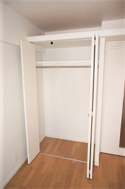 新品家具付きマンション築港本町1(KaGood福岡)の収納