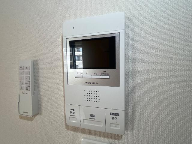 pinoの内装|カメラ付インターホン
