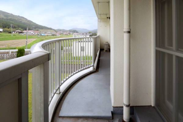 ビレッジハウス建部吉田1号棟のバルコニー|ビレッジハウスの同一物件・同一タイプの間取りの写真です