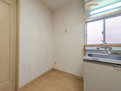 【居間・リビング】 | ２４０ＢＬＤＧ. | ゆったりとした居間です
