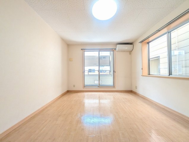２４０ＢＬＤＧ.の居間・リビング|ゆったりとした居間です