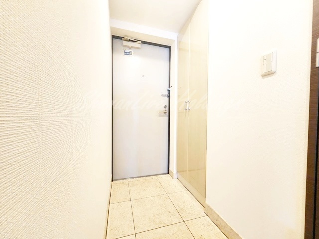 藤沢市鵠沼石上１丁目の賃貸マンションの玄関|お履き物が多い方にもおすすめ♪