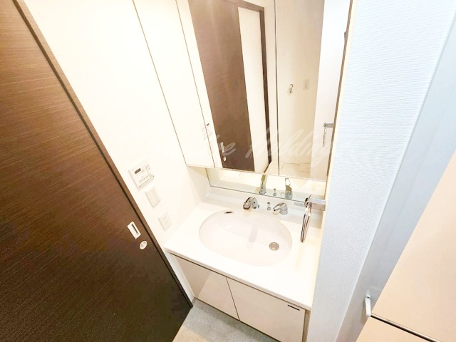 藤沢市鵠沼石上１丁目の賃貸マンションの洗面所