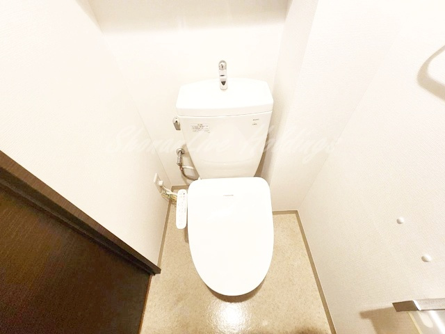 藤沢市鵠沼石上１丁目の賃貸マンションのトイレ