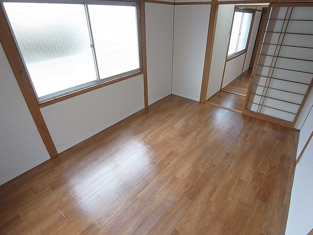 クローバーⅡの内装|綺麗になった明るい室内