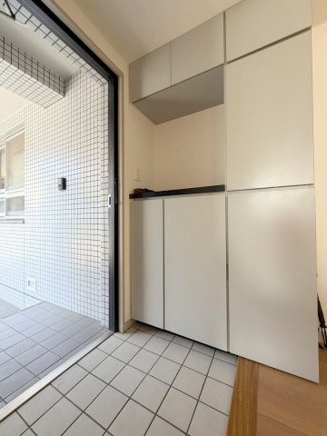 広島市西区高須３丁目の賃貸マンションの玄関