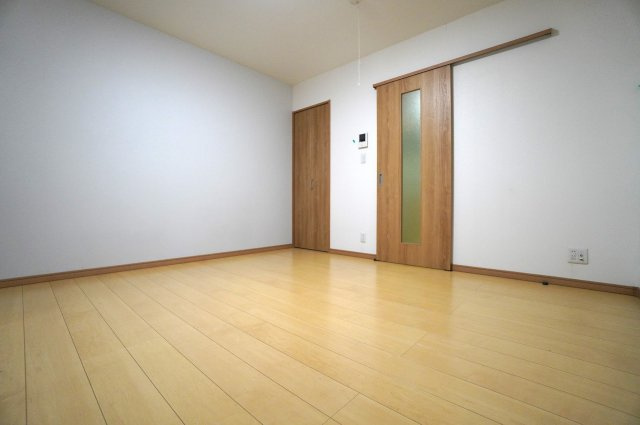 【洋室】 | フラットテラス | ※同物件・反転タイプの写真です。